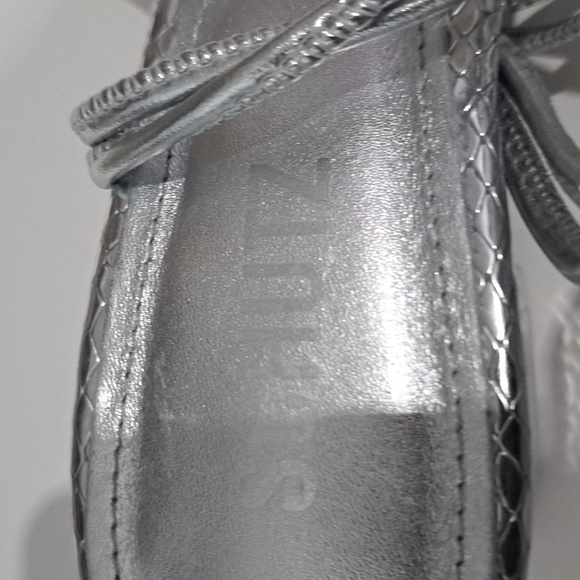 Schutz Women's Thea Ankle Tie Block Heel Sandals - Picture 10 of 10